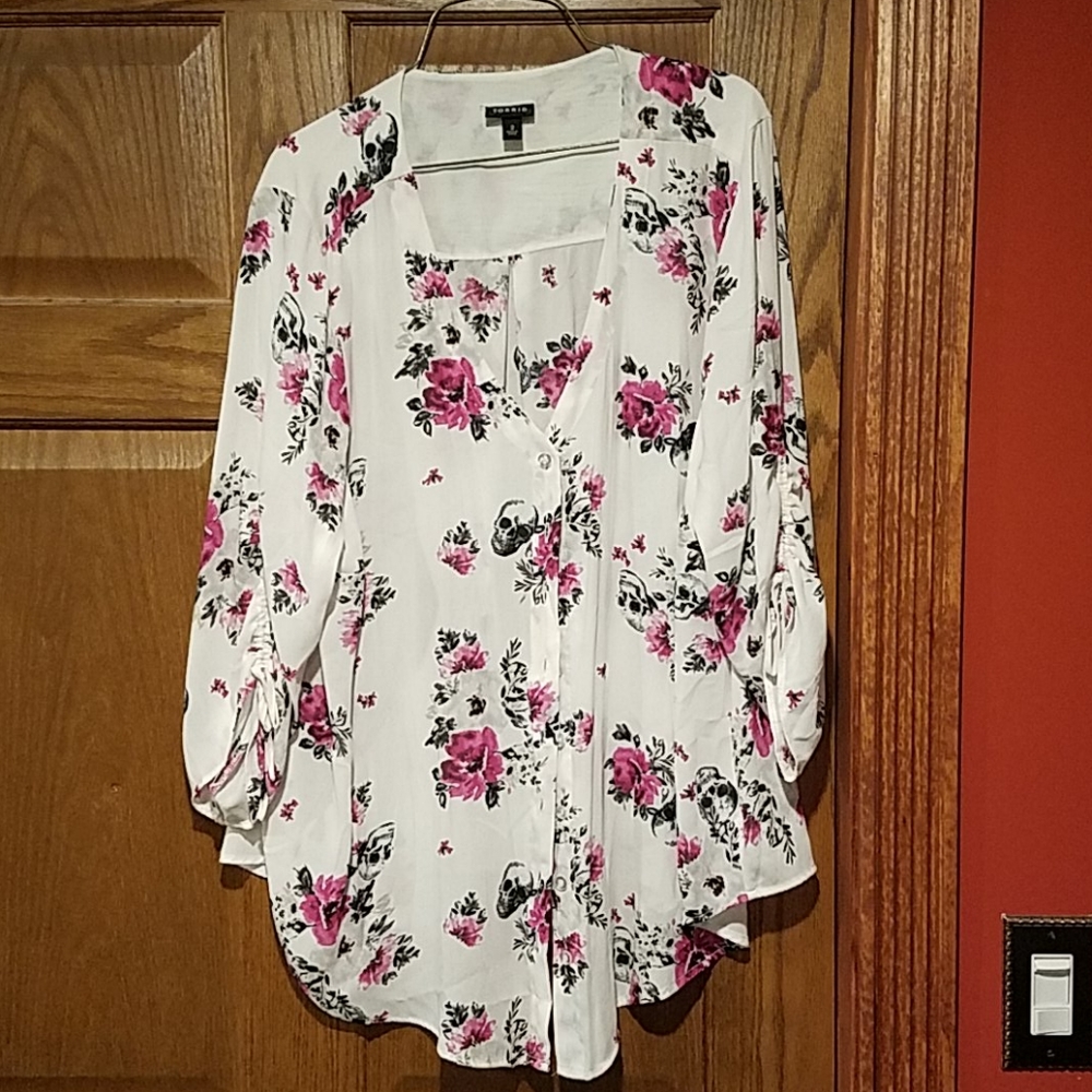 Torrid shirt